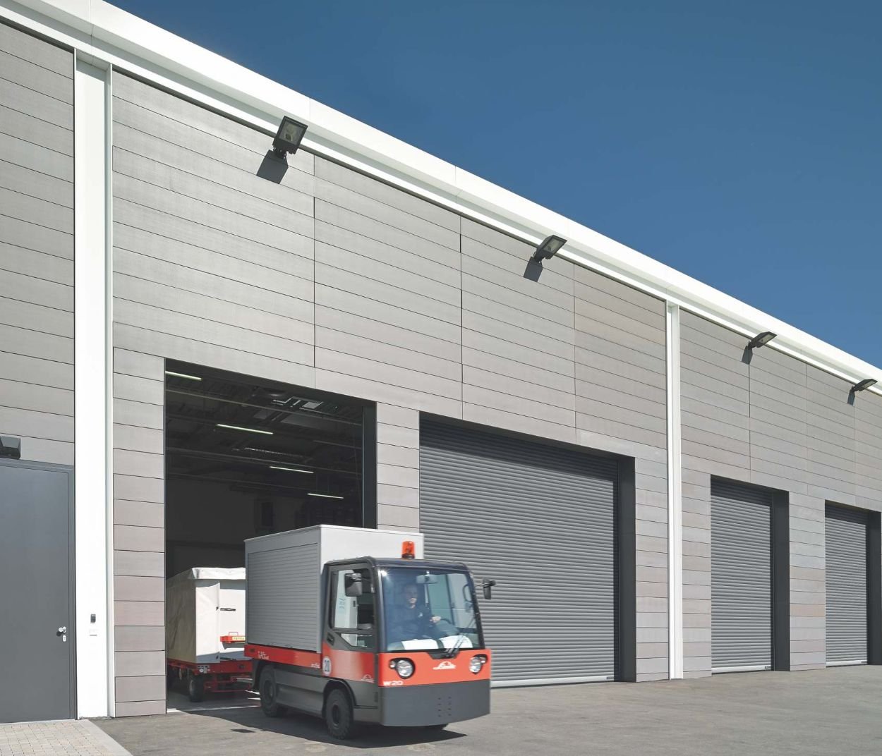 Hörmann industrial doors on a warehouse